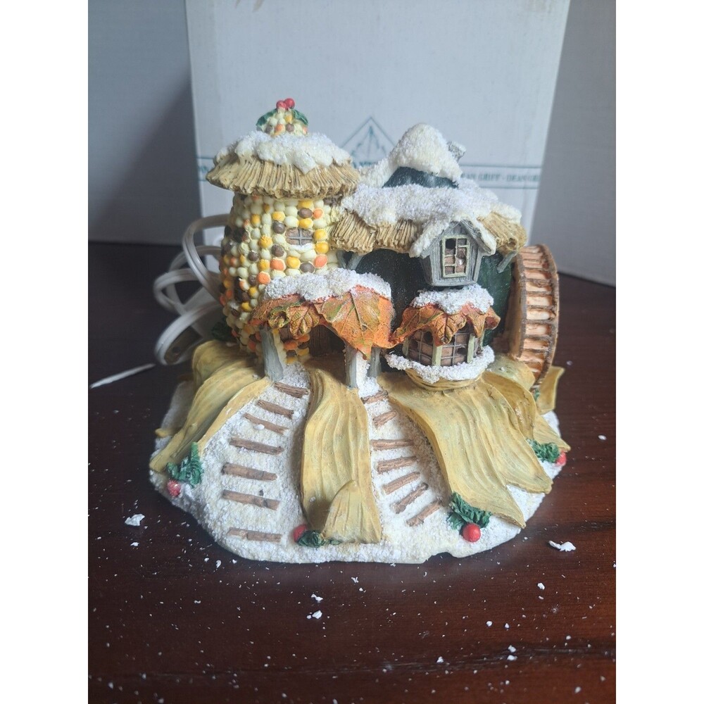 Charming Tails Old Cob Mill Lighted Figurine 7086/7500